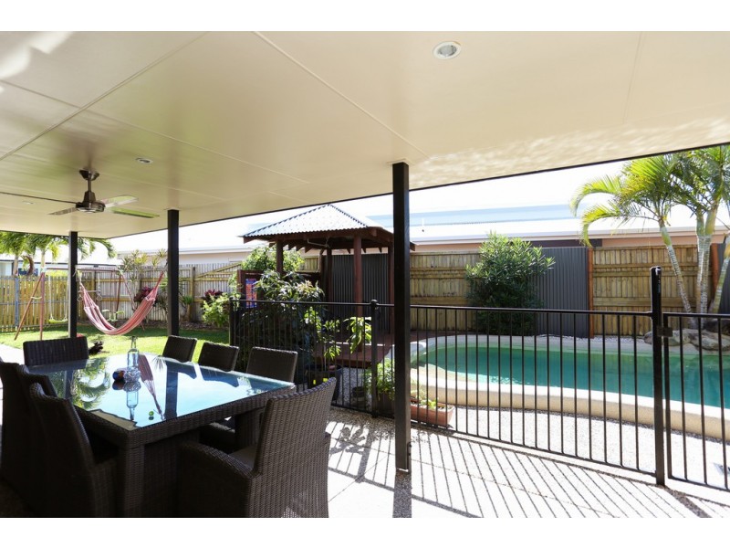 2 Leura Court, Glenella QLD 4740