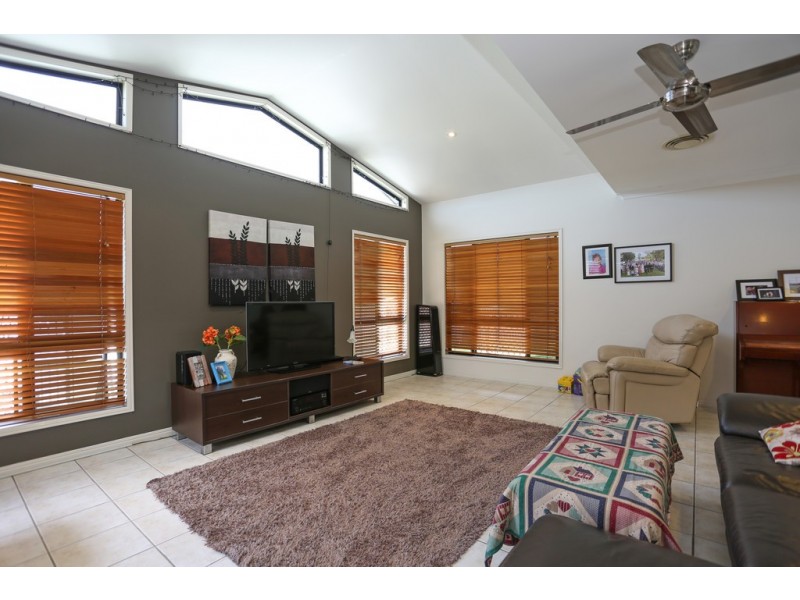 2 Leura Court, Glenella QLD 4740