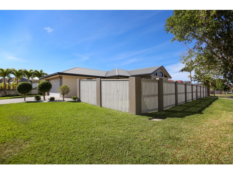 2 Leura Court, Glenella QLD 4740