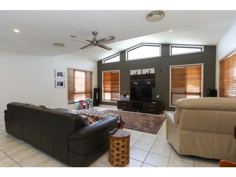 2 Leura Court, Glenella QLD 4740