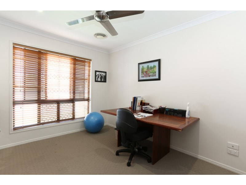 2 Leura Court, Glenella QLD 4740