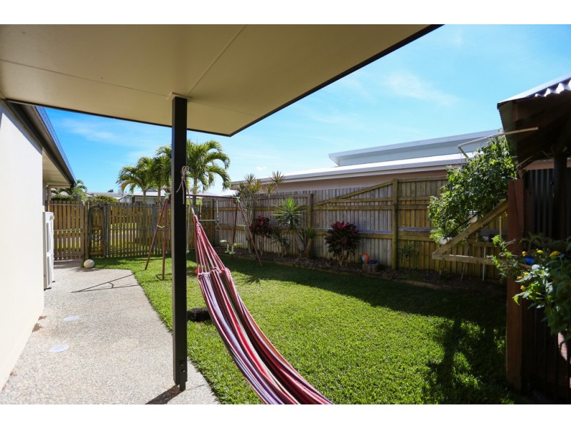 2 Leura Court, Glenella QLD 4740