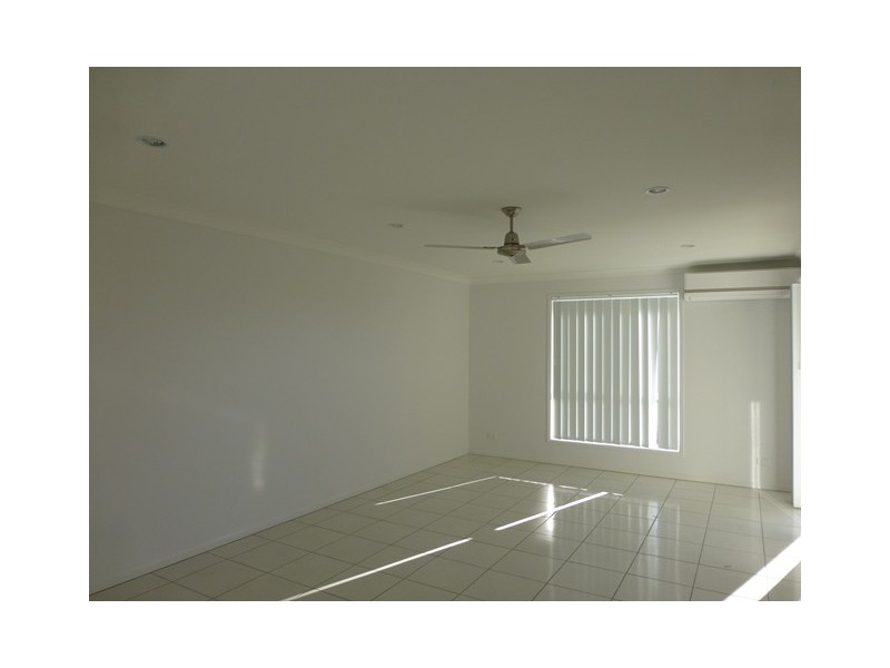 49 Scarborough Cct, Blacks Beach QLD 4740