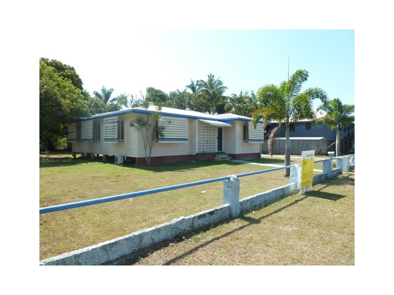 8 Holland Street, West Mackay QLD 4740