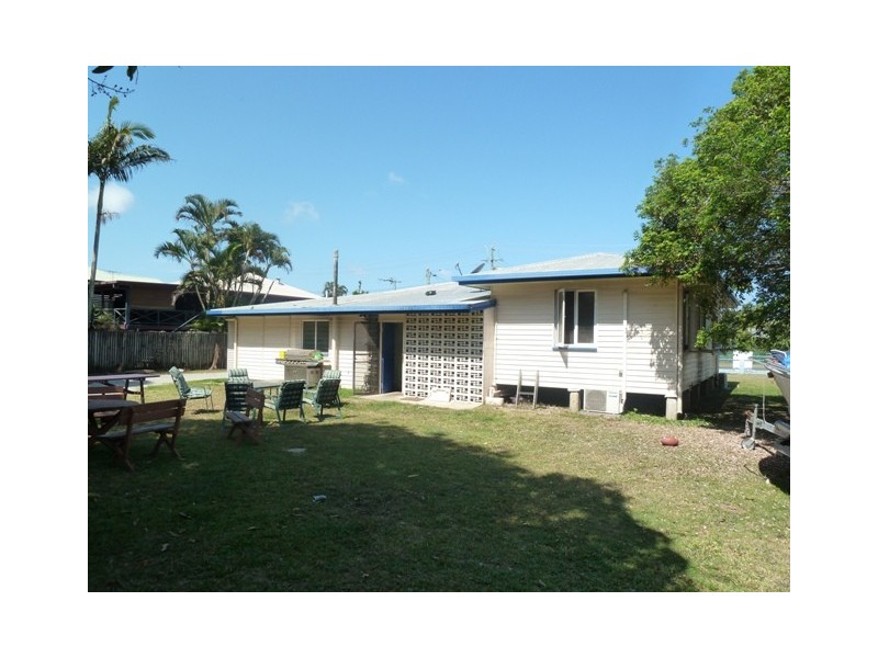 8 Holland Street, West Mackay QLD 4740