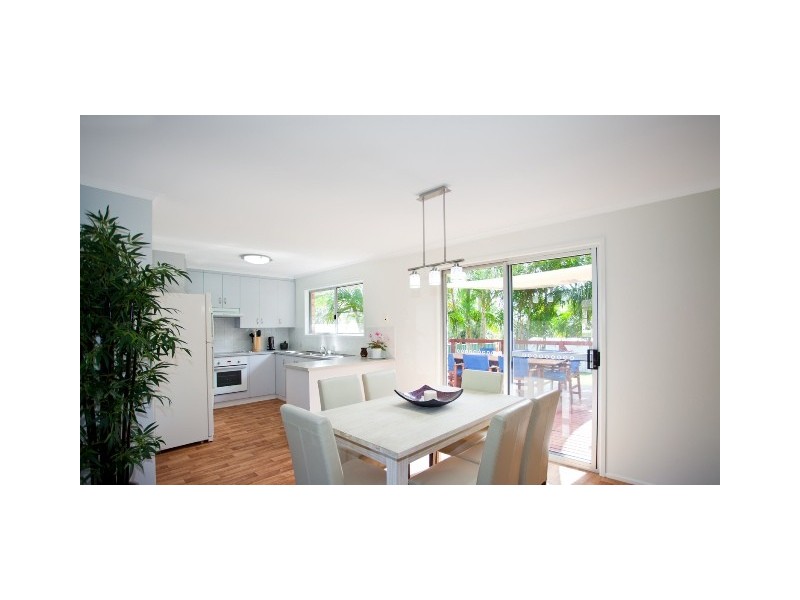 11 Grevillea Drive, Glenella QLD 4740