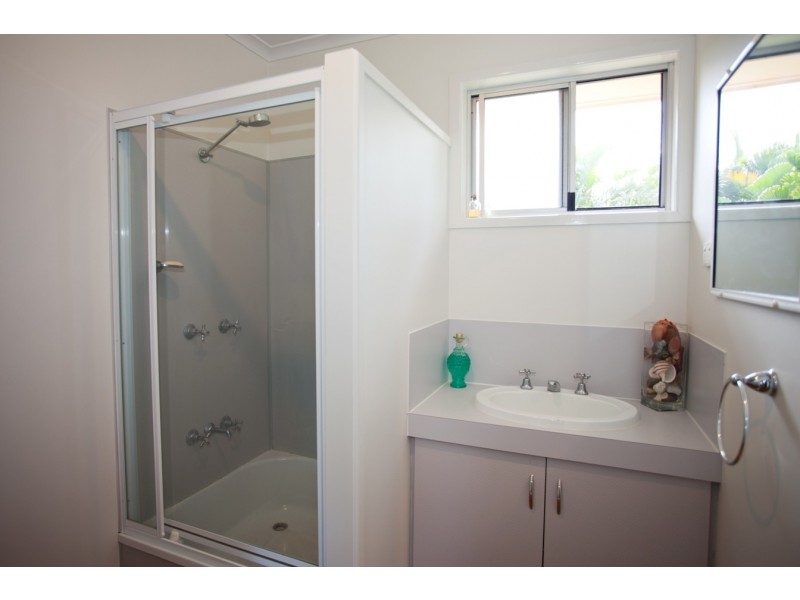 11 Grevillea Drive, Glenella QLD 4740