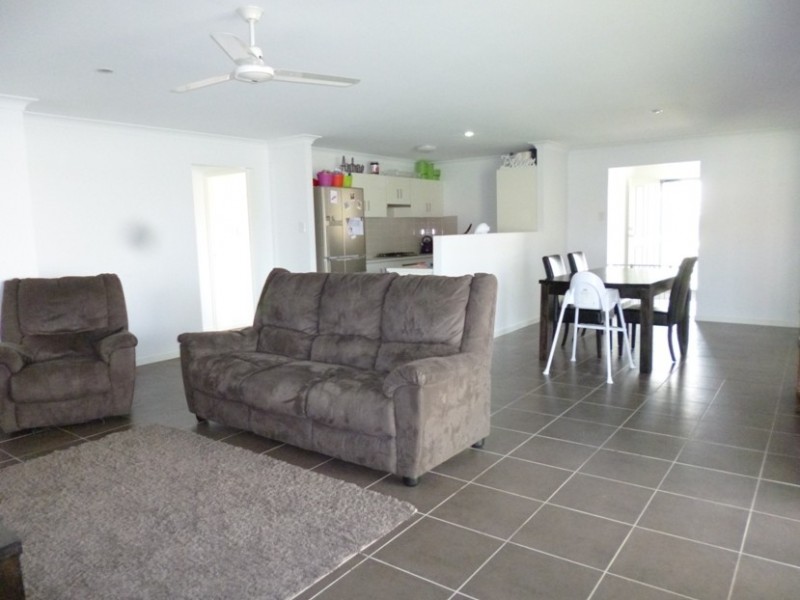 62 Katey Crs, Mirani QLD 4754