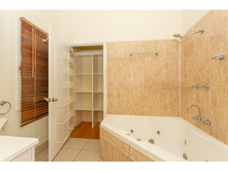 10 Gardiner Street, West Mackay QLD 4740