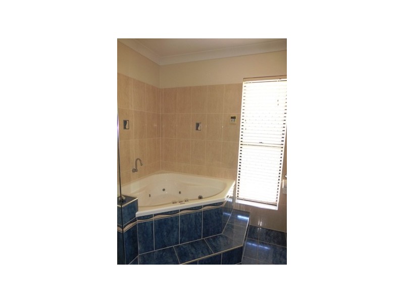 67 Wheeler Drive, Glenella QLD 4740