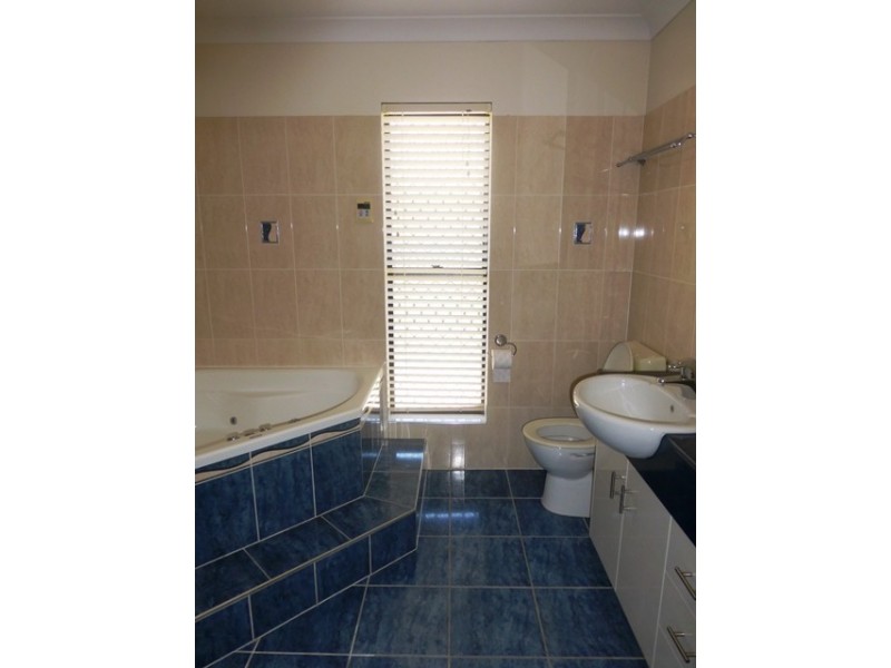 67 Wheeler Drive, Glenella QLD 4740