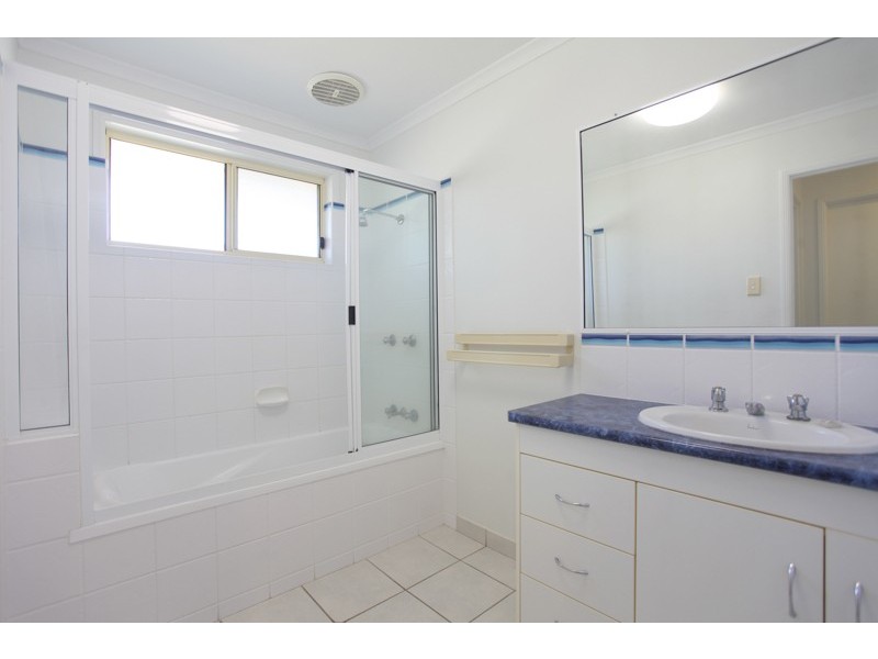 9 Bluewater Court, Bucasia QLD 4750