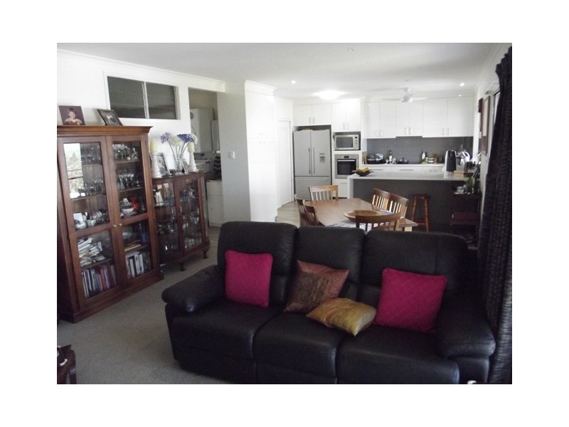 18 Ocean Dr, Sarina QLD 4737