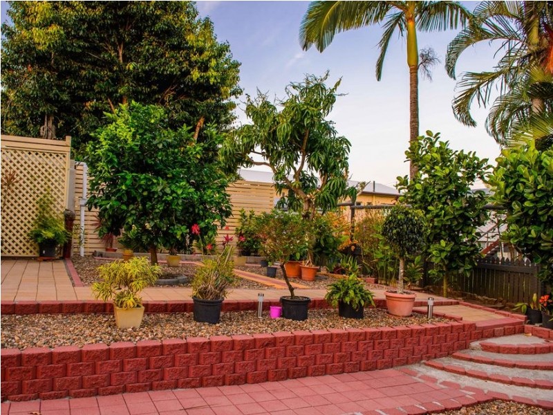 2 Manuel Street, North Mackay QLD 4740