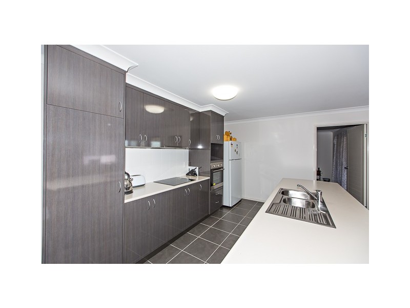 2 Fiona Crt, Mount Pleasant QLD 4740