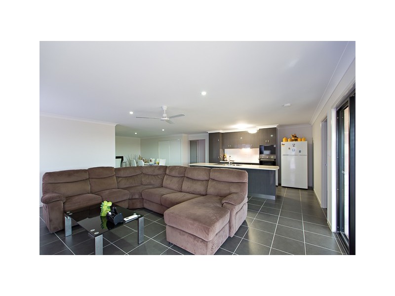 2 Fiona Crt, Mount Pleasant QLD 4740