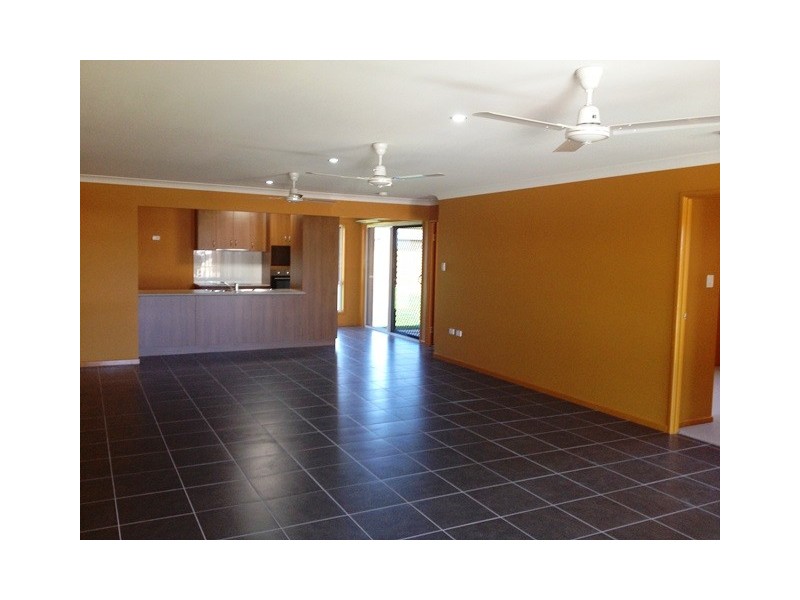 12 Patricia Court, Mirani QLD 4754