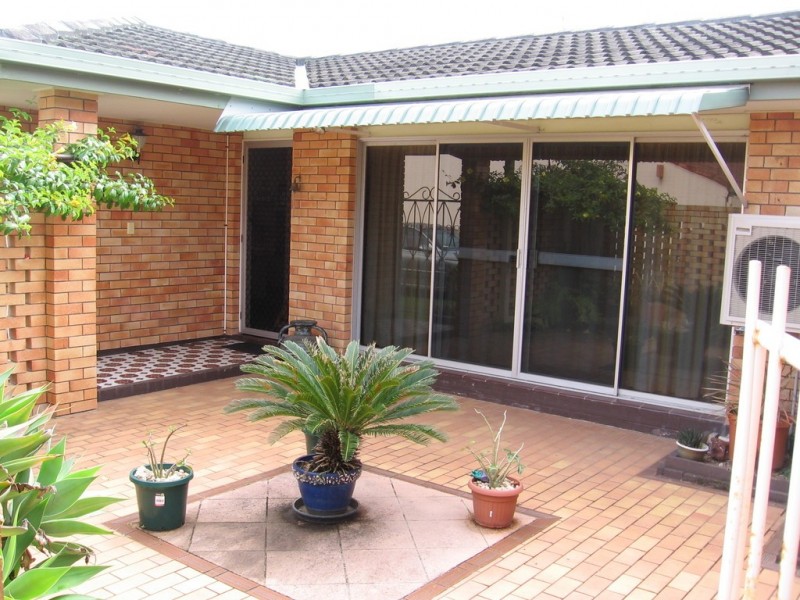 12 Lagoon Street, West Mackay QLD 4740