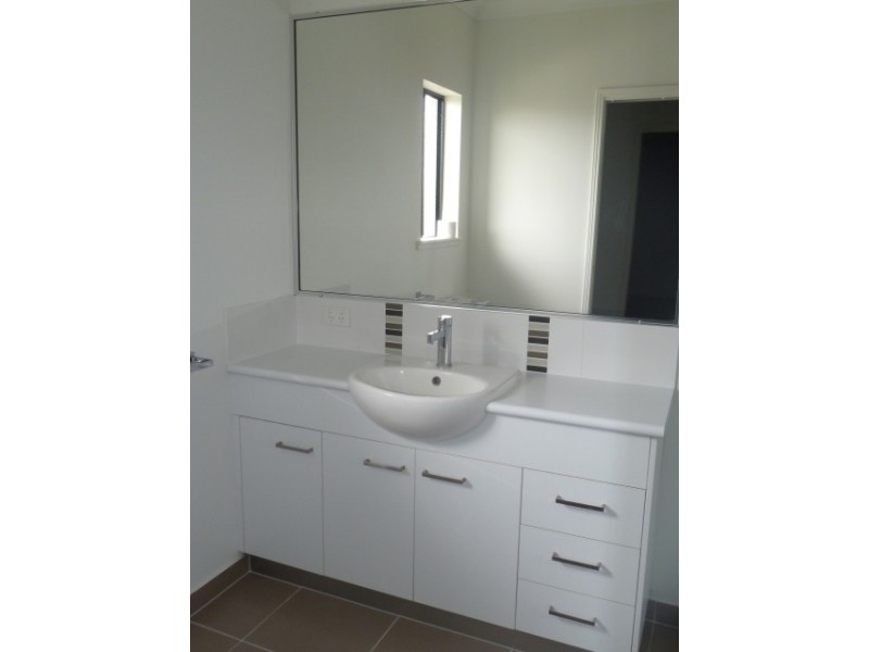 8 Sheedy Crescent, Marian QLD 4753