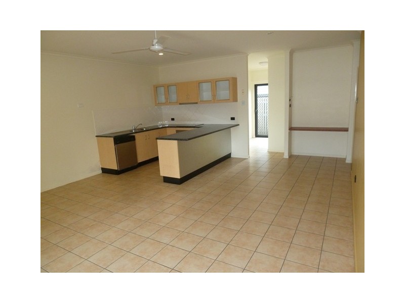 2/24 Meadow St, North Mackay QLD 4740