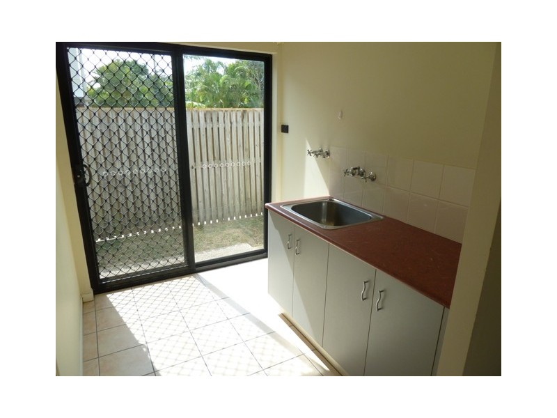 2/24 Meadow St, North Mackay QLD 4740