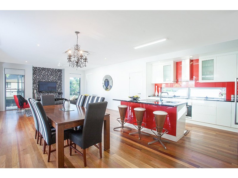 20 Whitesan Blue Terrace, Blacks Beach QLD 4740