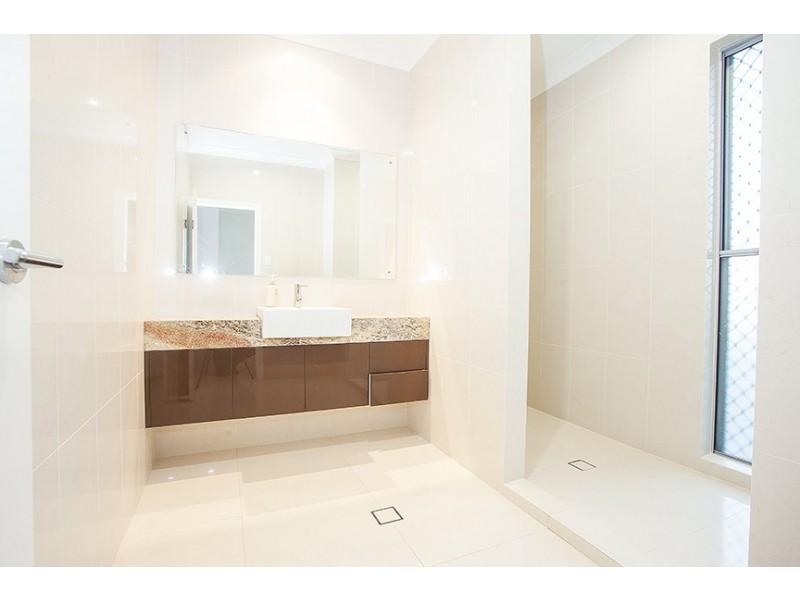 20 Whitesan Blue Terrace, Blacks Beach QLD 4740