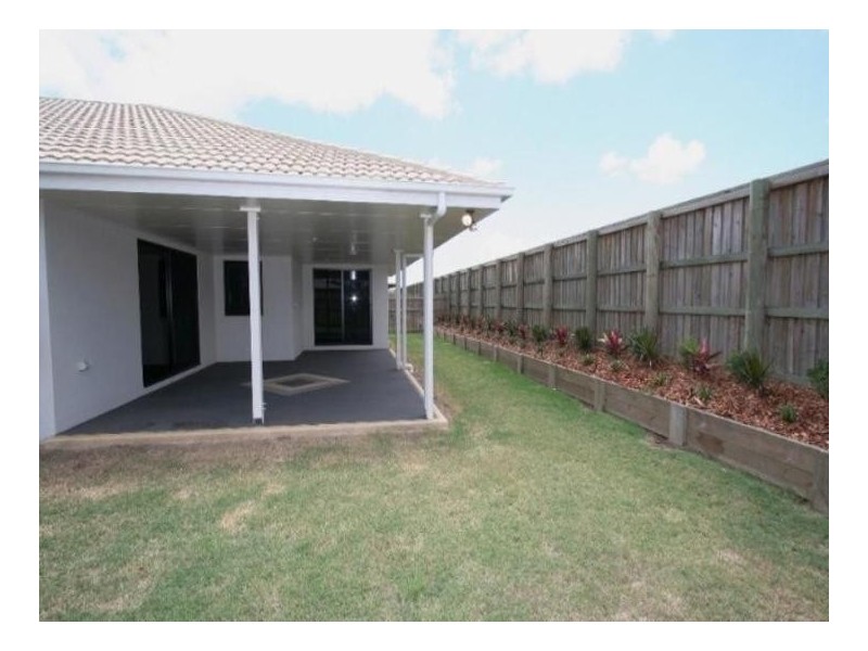 28 Woden Crescent, Ooralea QLD 4740