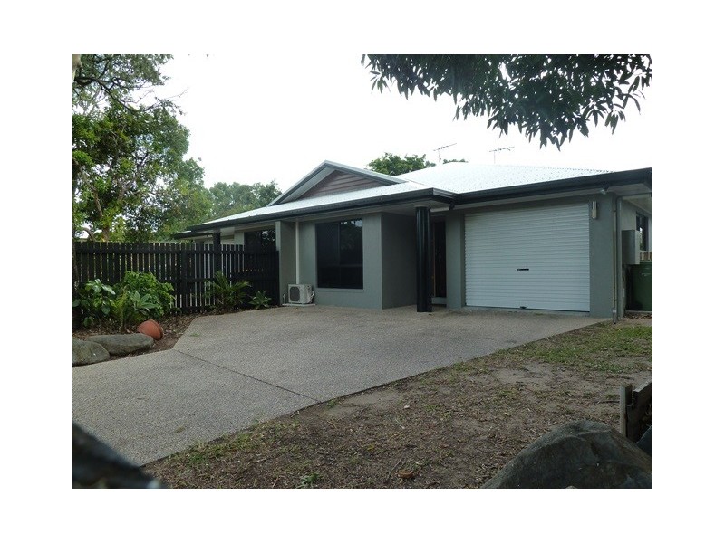 2/1 Quail Street, Slade Point QLD 4740