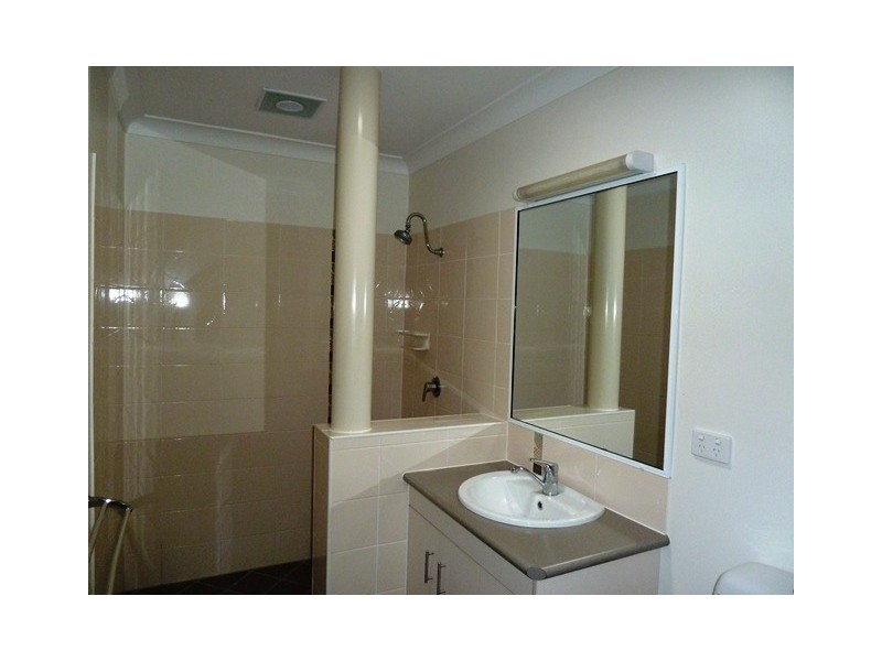 2/1 Quail Street, Slade Point QLD 4740