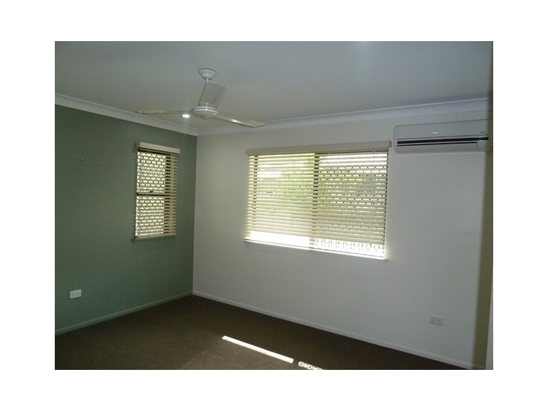 2/1 Quail Street, Slade Point QLD 4740
