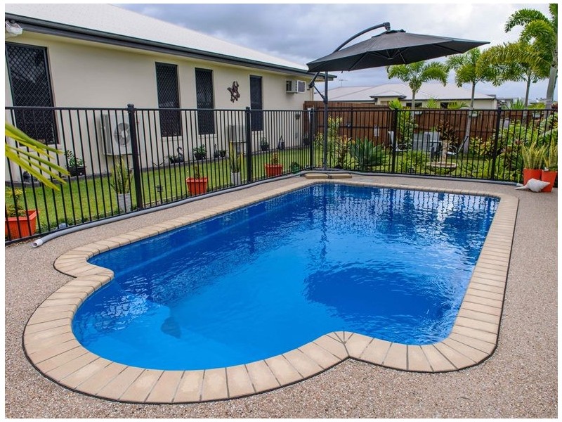19 Reef Drive, Sarina QLD 4737