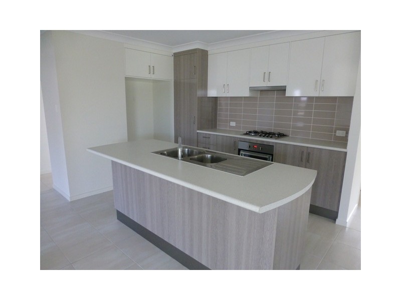 89 Dawson Blvd, Rural View QLD 4740