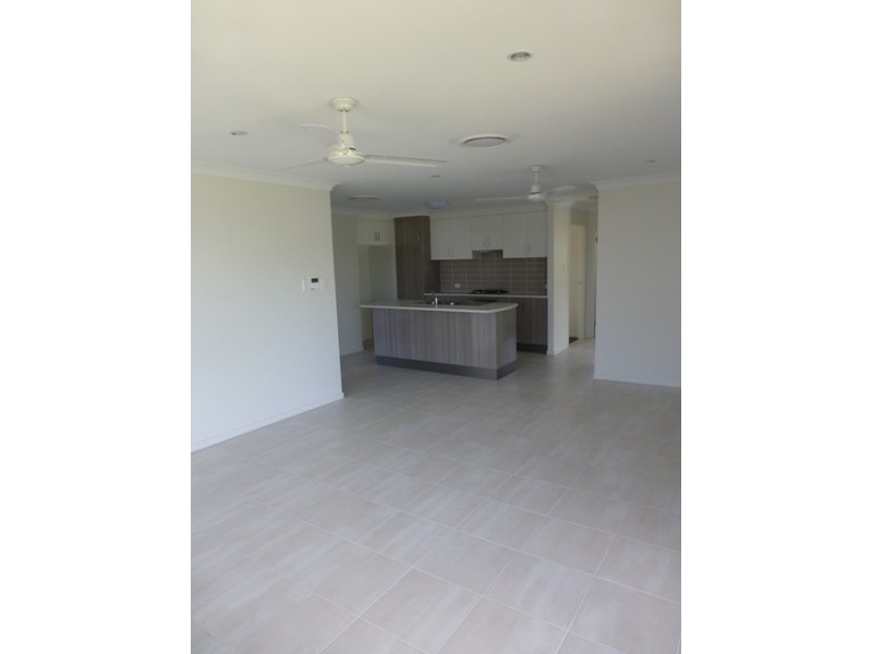89 Dawson Blvd, Rural View QLD 4740