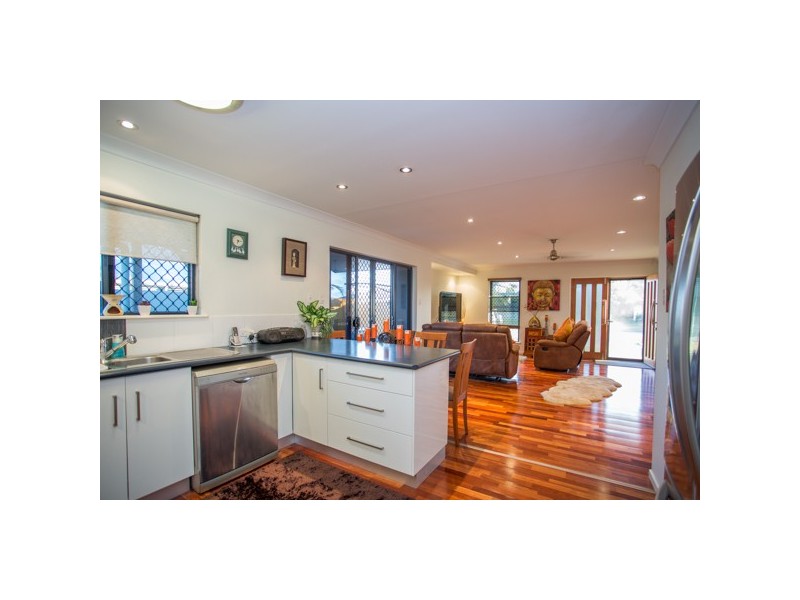 21 Churchill Avenue, Ooralea QLD 4740