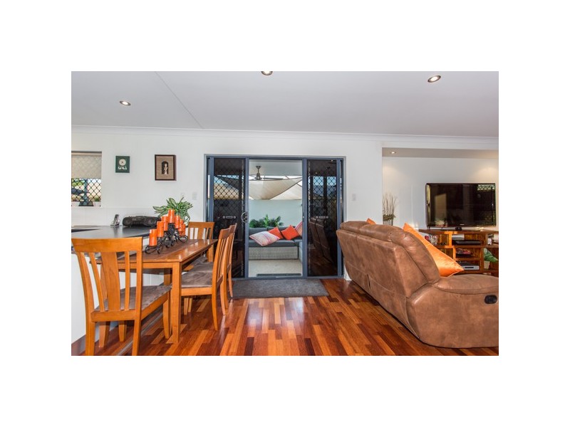 21 Churchill Avenue, Ooralea QLD 4740