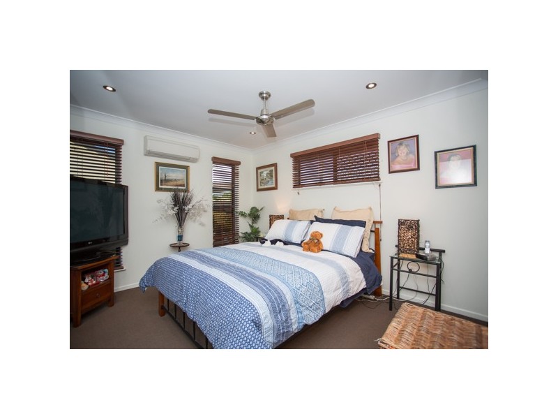 21 Churchill Avenue, Ooralea QLD 4740