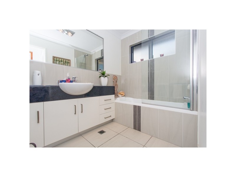 21 Churchill Avenue, Ooralea QLD 4740