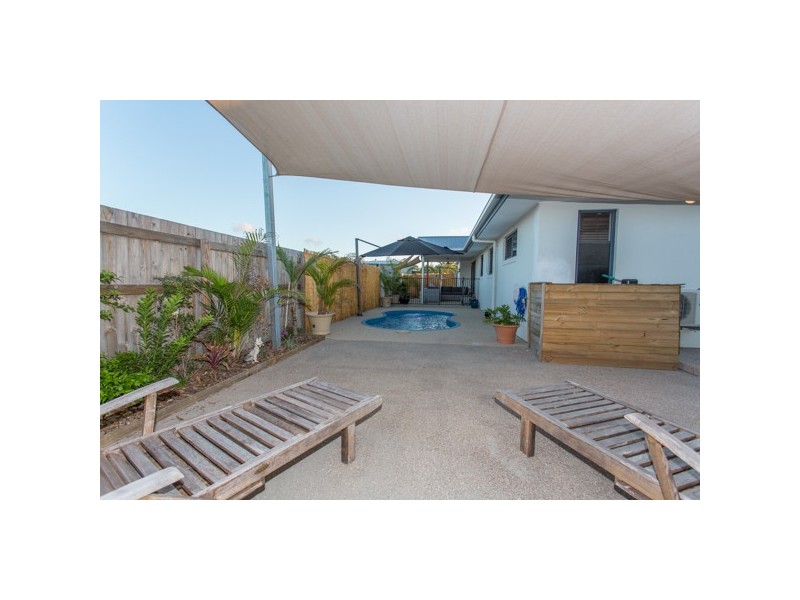 21 Churchill Avenue, Ooralea QLD 4740