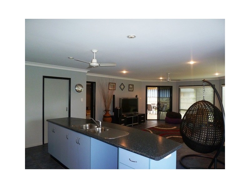 5 Kensington Court, Glenella QLD 4740