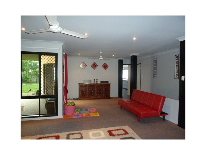 5 Kensington Court, Glenella QLD 4740