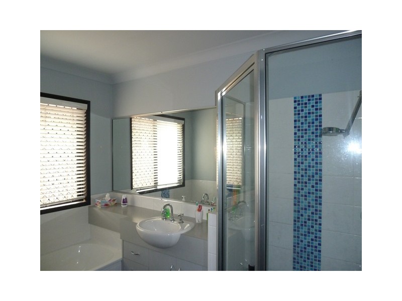 5 Kensington Court, Glenella QLD 4740