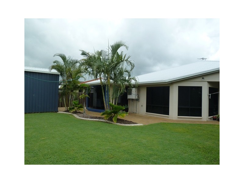 5 Kensington Court, Glenella QLD 4740