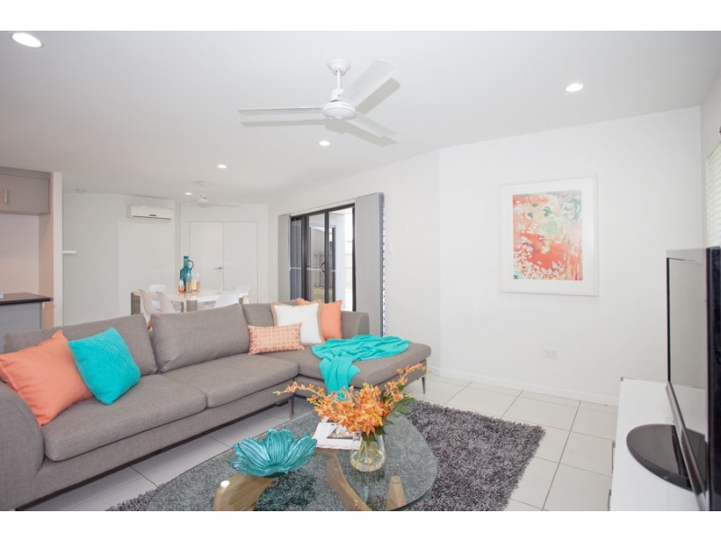 11 Lancaster Way, Ooralea QLD 4740