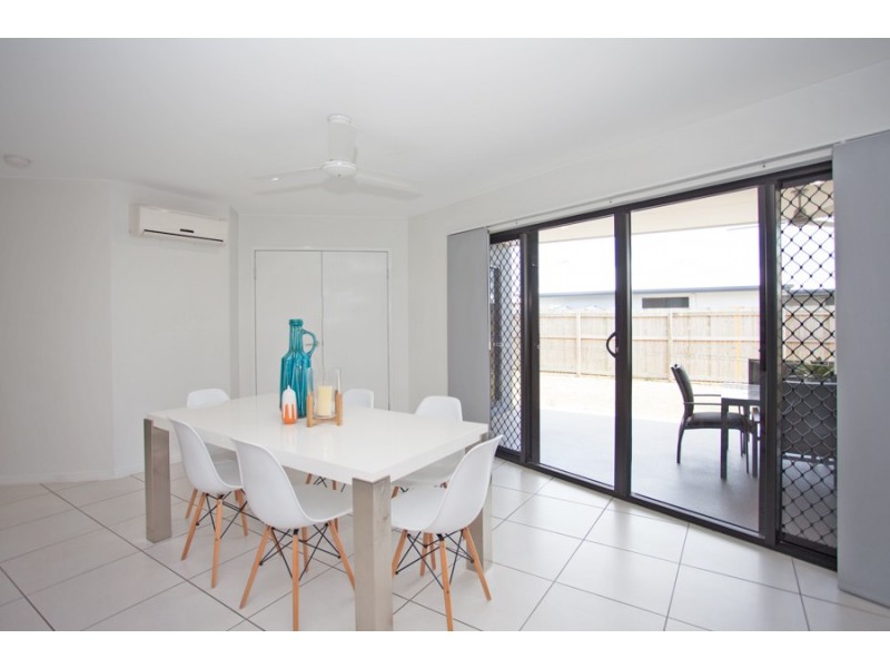 11 Lancaster Way, Ooralea QLD 4740