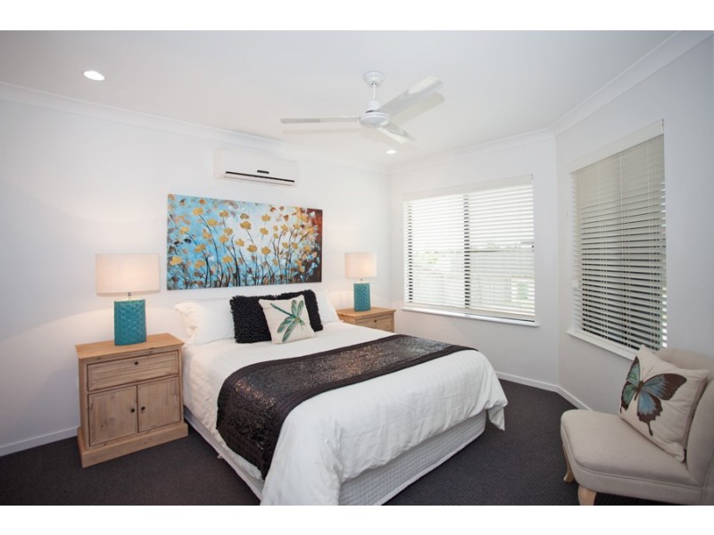 11 Lancaster Way, Ooralea QLD 4740