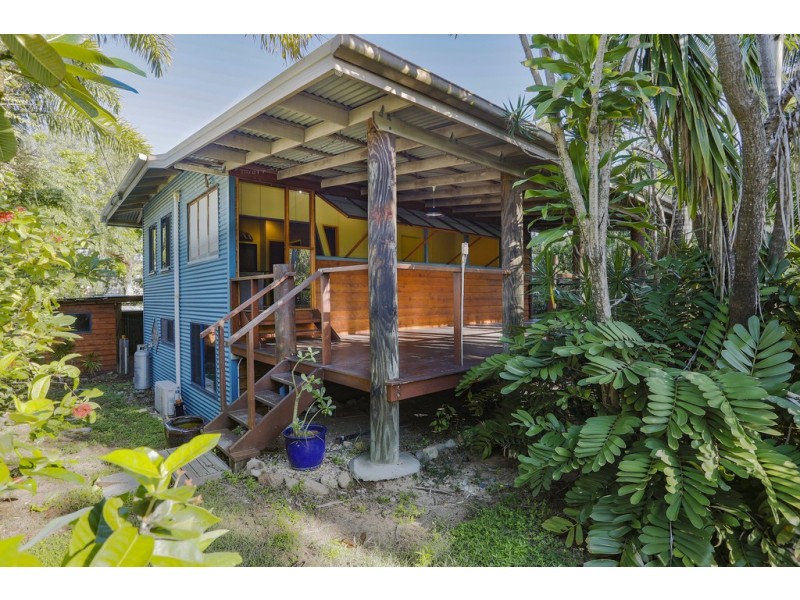 12 Mango Avenue, Eimeo QLD 4740