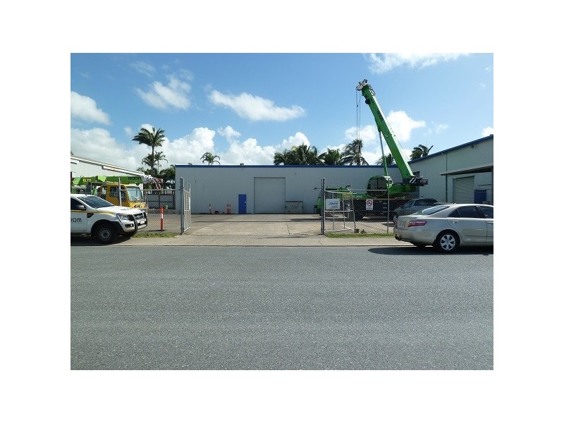 4 McLennan Street, Ooralea QLD 4740