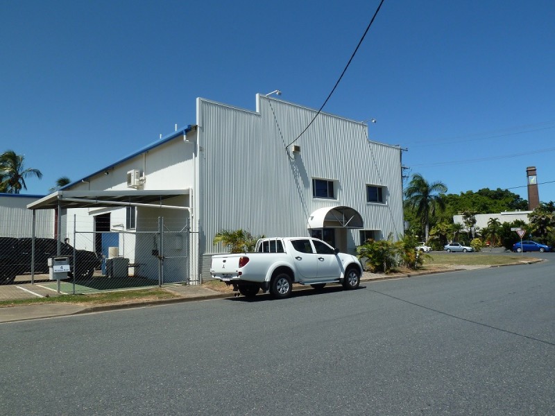 4 McLennan St, Ooralea QLD 4740