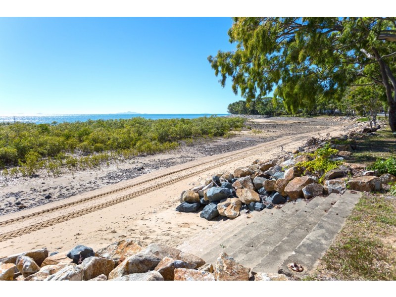 31 Slade Esplanade, Slade Point QLD 4740